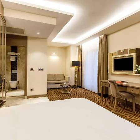 Ramada By Wyndham Istanbul Golden Horn Hotel