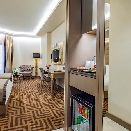 Hotel Ramada By Wyndham Istanbul Golden Horn