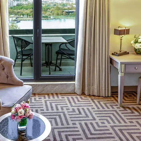 Hotel Ramada By Wyndham Istanbul Golden Horn