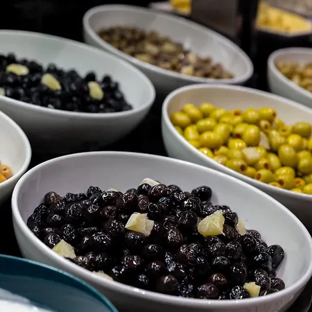 Ramada By Wyndham Istanbul Golden Horn 4*