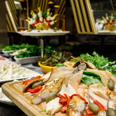 Hotell Ramada By Wyndham Golden Horn 4*