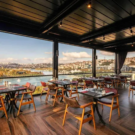 호텔 Ramada By Wyndham Golden Horn 4*