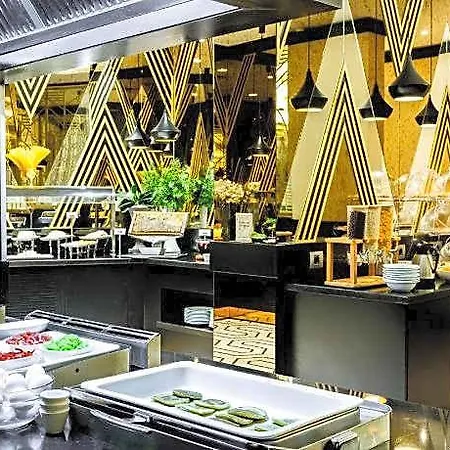 Ramada By Wyndham Golden Horn Hotel 4*