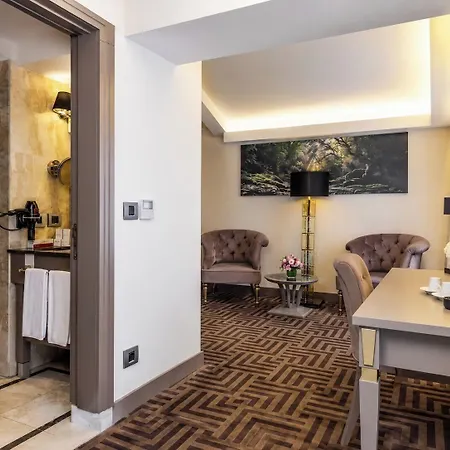 Ramada By Wyndham Golden Horn Hotel 4*