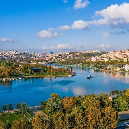 Ramada By Wyndham Golden Horn Hotel 4*