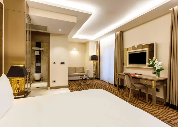 Ramada By Wyndham Golden Horn Hotel