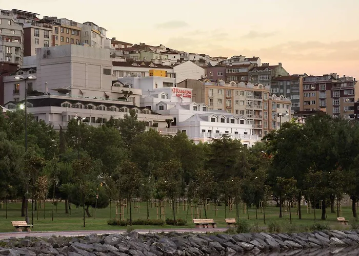 Ramada By Wyndham Golden Horn Hotel 4*