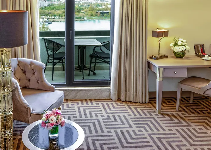 Hotel Ramada By Wyndham Golden Horn