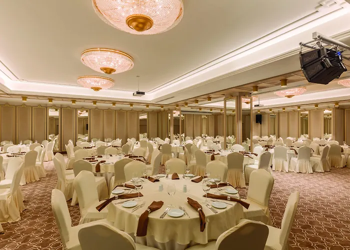 Ramada By Wyndham Golden Horn Hotel