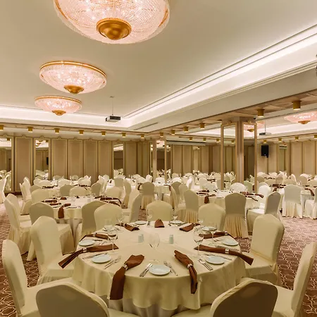 Ramada By Wyndham Golden Horn Hotel