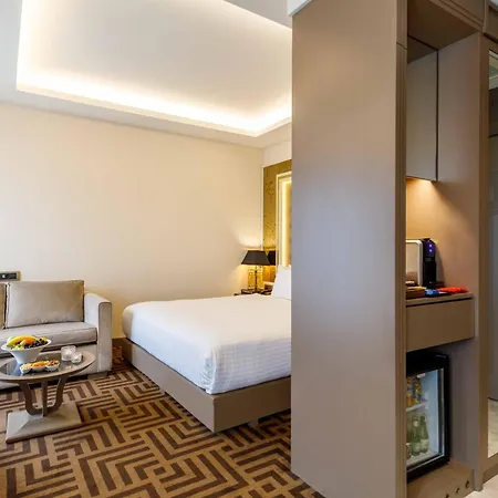 Ramada By Wyndham Golden Horn Hotel 4*