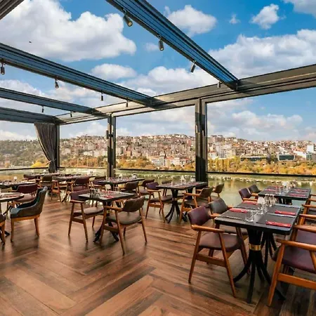 Ramada By Wyndham Golden Horn Hotel